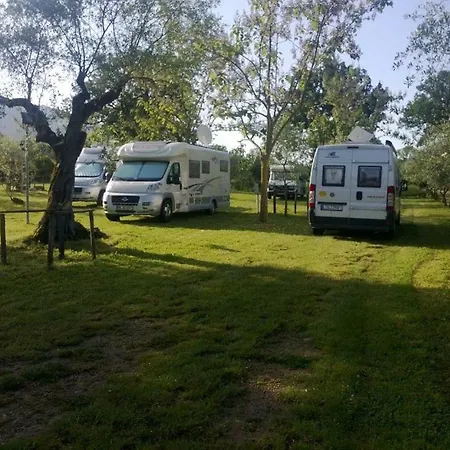 Agriturismo Tre Santi *