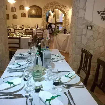 Agriturismo Tre Santi Farm stay *